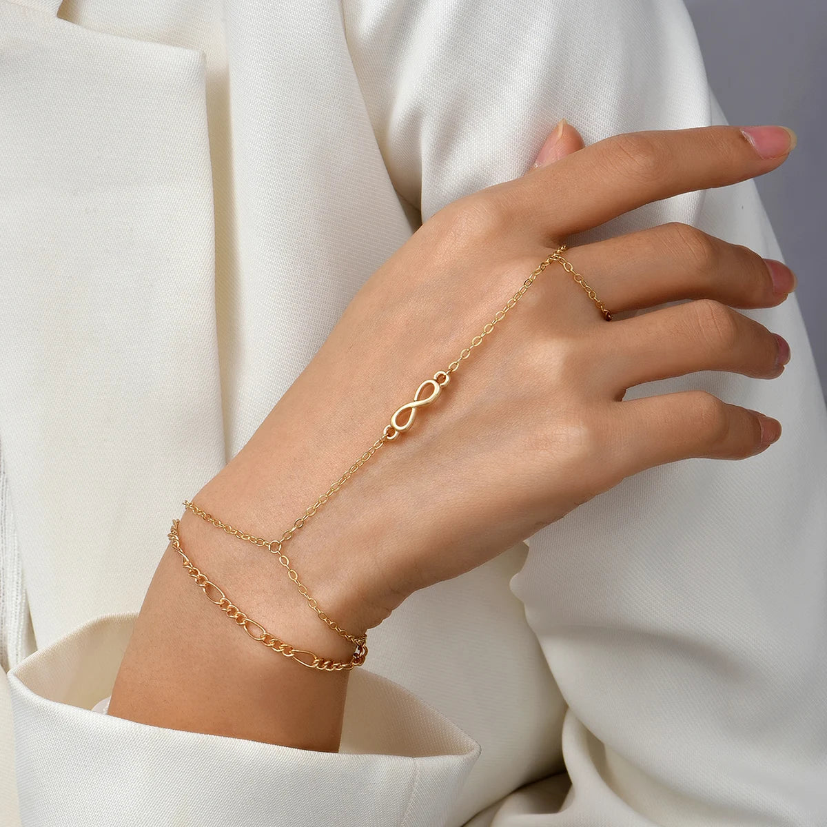 HeartLock Hand Harness – Gold Chain Ring Bracelet with Bold Elegance