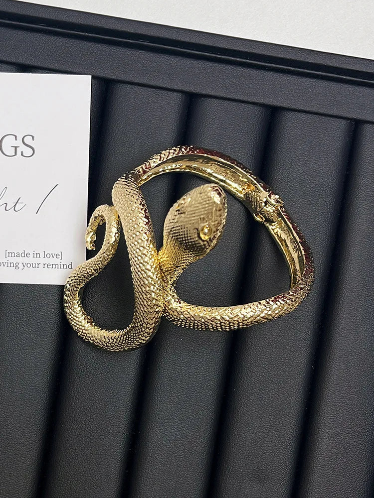VenomLoop Snake Bracelet – Textured Gothic Bangle for Bold Souls