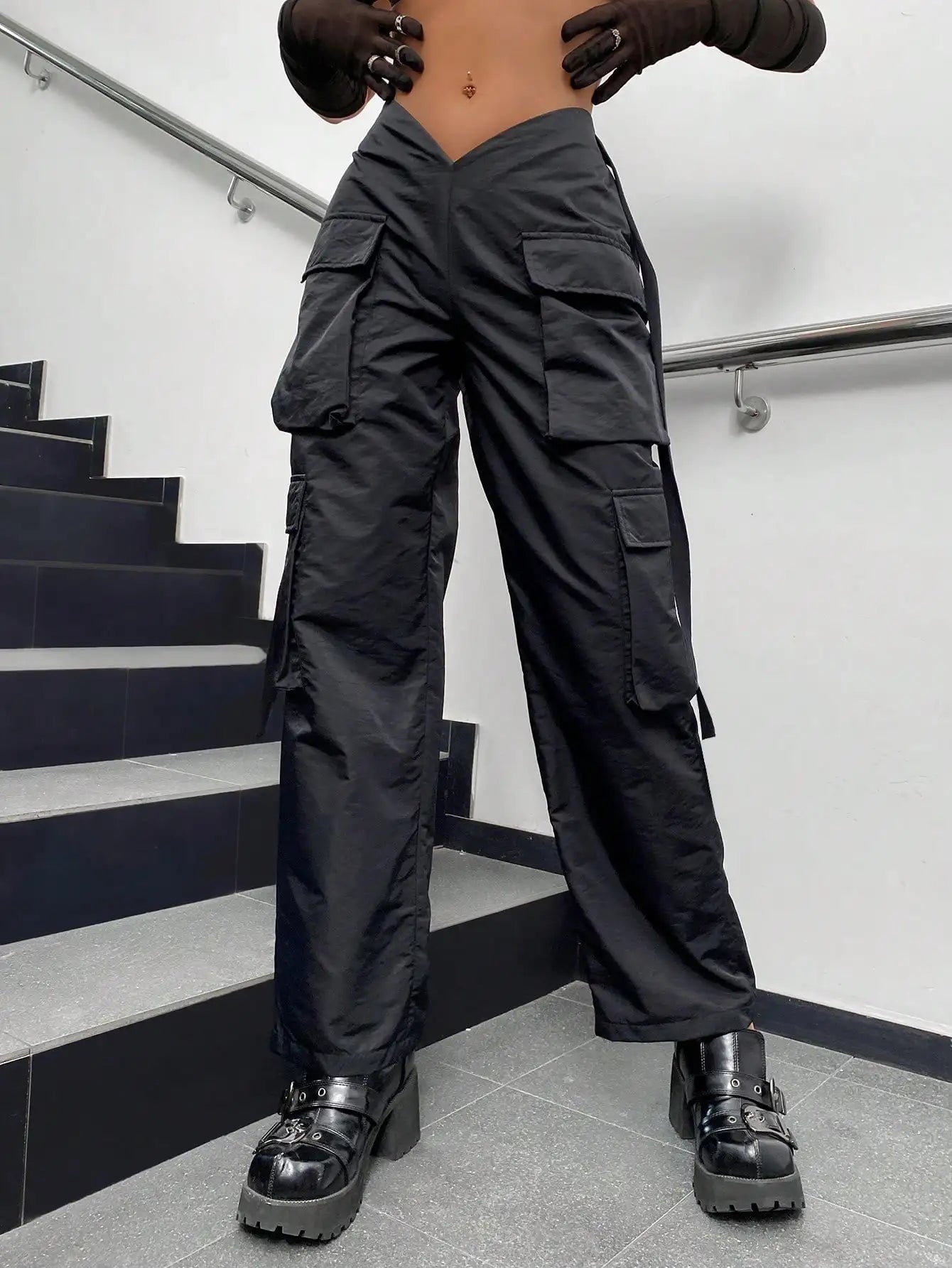 SKYDRIFT Parachute Cargo — V-Waist, Tape & Flap Pockets
