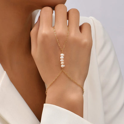 HeartLock Hand Harness – Gold Chain Ring Bracelet with Bold Elegance