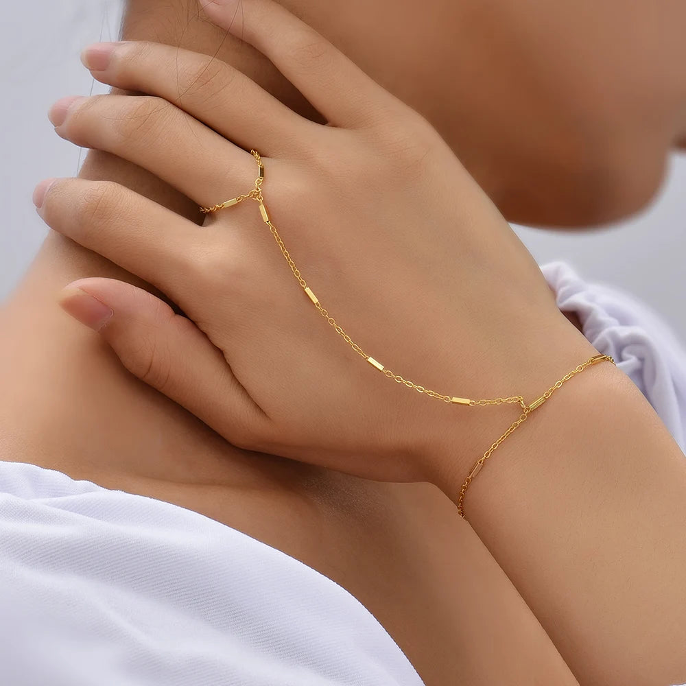 HeartLock Hand Harness – Gold Chain Ring Bracelet with Bold Elegance