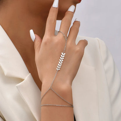 HeartLock Hand Harness – Gold Chain Ring Bracelet with Bold Elegance