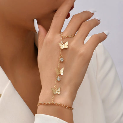 HeartLock Hand Harness – Gold Chain Ring Bracelet with Bold Elegance