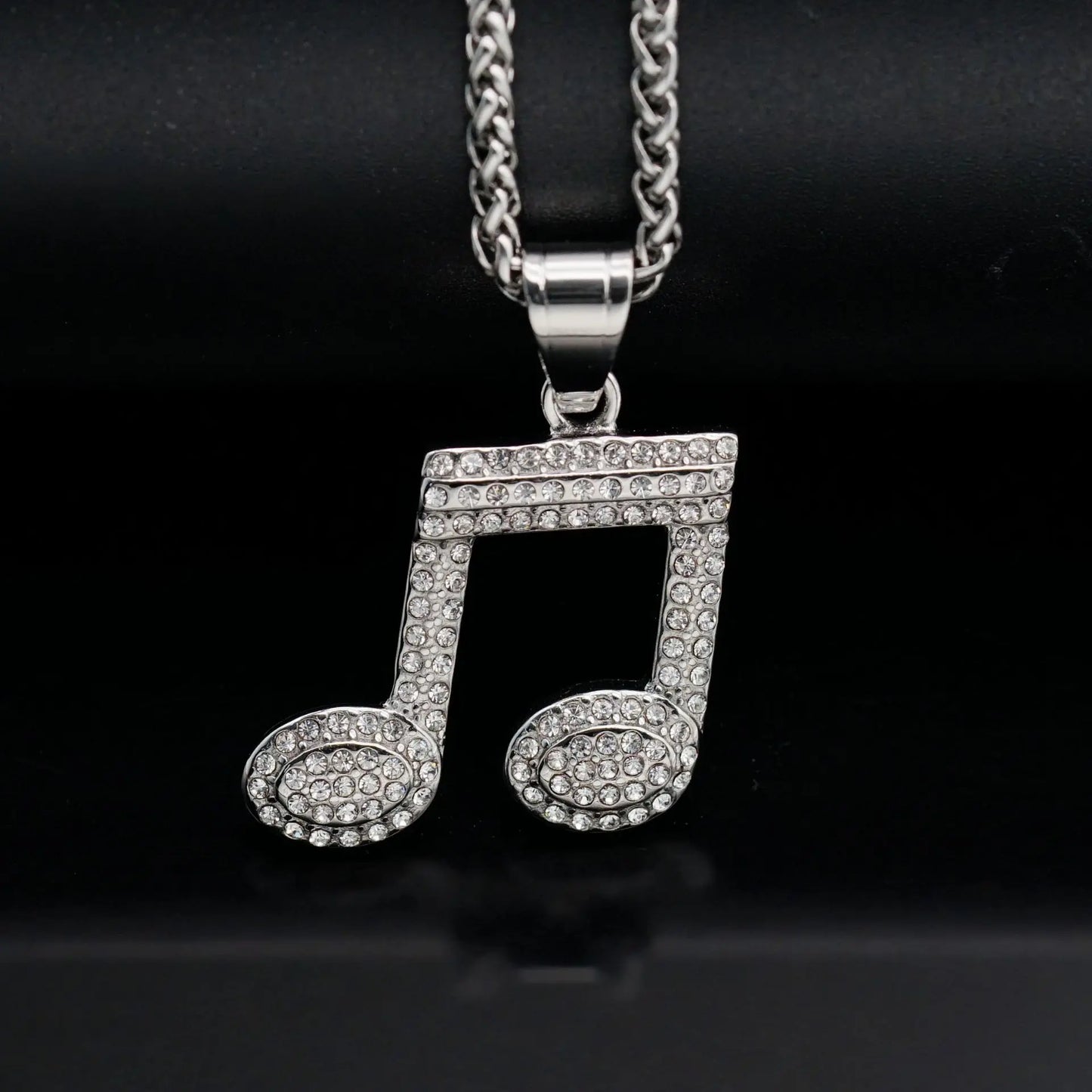 Melody Grace – Elegant Musical Note Pendant Necklace